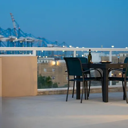 아파트 Southview Luxury Penthouse Birżebbuġa