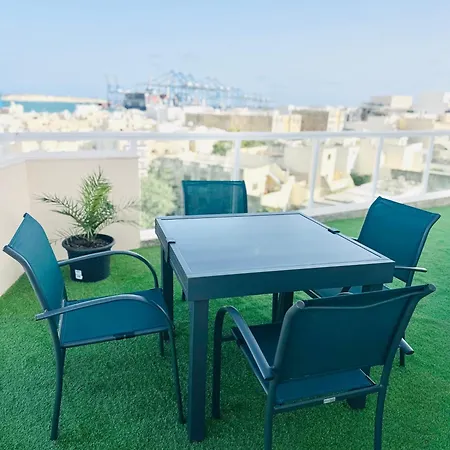 Southview Luxury Penthouse 아파트 *